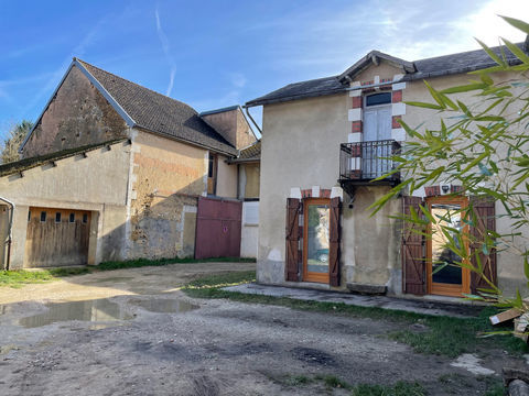   Jolie maison ancienne situ�e au coeur d'un petit village de Puisaye, � 9 km de TOUCY (89130) et � 22 km d'AUXE Maison - 6 pi�ce(s) - 102 m�