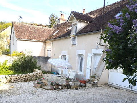   A 14 mn de TOUCY Maison ancienne de 89 m2, maison d'amis de 54 m2, d�pendances avec �curie, atelier cave vo�t� Maison - 7 pi�ce(s) - 89 m�