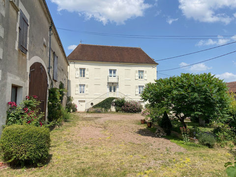   OUANNE 89560, jolie maison Bourgeoise avec ces d�pendances, sa tour, son jardin arbor�, le tout sur un terrain Maison - 7 pi�ce(s) - 215 m�