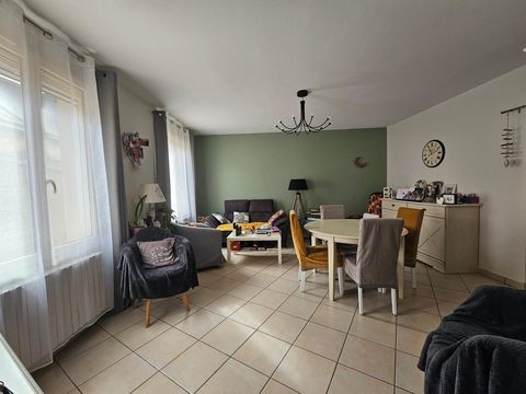   Lot de deux maisons, un garage et un terrain ind�pendants Maison - 4 pi�ce(s) - 102 m�