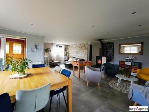   MAISON FAMILIALE 5 chambres - 1,4 ha avec boxes � chevaux Maison - 6 pi�ce(s) - 168 m�