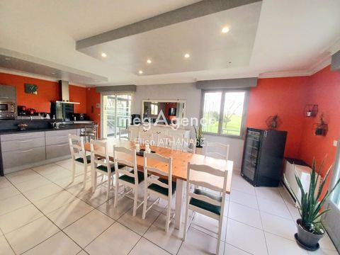   Belle maison 4 chambres sur terrain de plus de 1hectare dont 2500m2 constructibles Maison - 6 pi�ce(s) - 140 m�