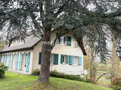   PAVILLON SUR SOUS SOL 153 M2 PONT FARCY Maison - 6 pi�ce(s) - 153 m�