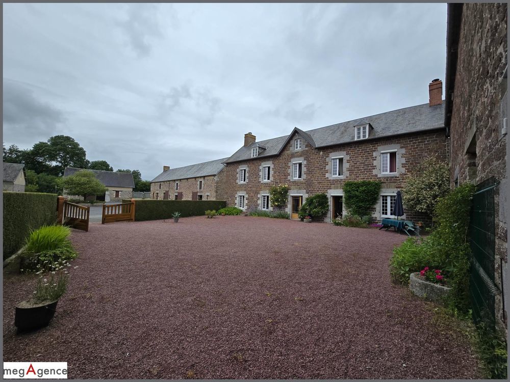 � vendre  Propri�t�/ch�teau C�rences (50510)