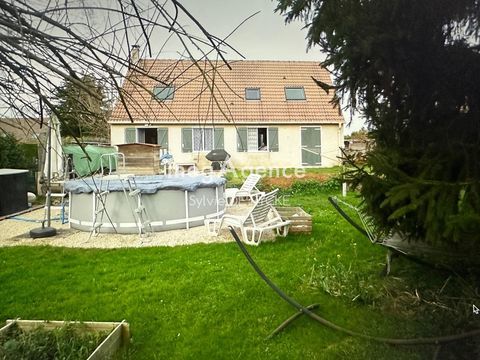   Maison sur 1025m2 de terrain clos Maison - 7 pi�ce(s) - 122 m�