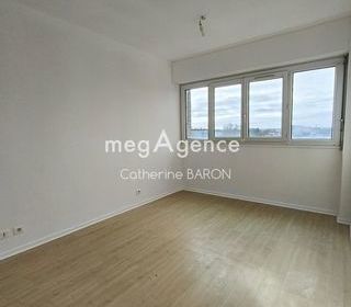  Appartement � vendre 4 pi�ces 82 m�