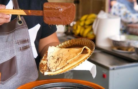 CREPERIE - SECTEUR DE LORIENT - vente &agrave; emporter avec possibilit&eacute; de snaking - bon potentiel de d&eacute;veloppement - faible loyer. 53000 56100 Lorient