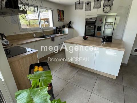   Maison T5 au centre bourg de St Anne Maison - 5 pi�ce(s) - 126 m�