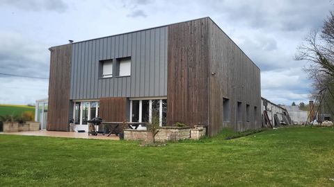   Maison individuelle + local professionnel Maison - 7 pi�ce(s) - 242 m�