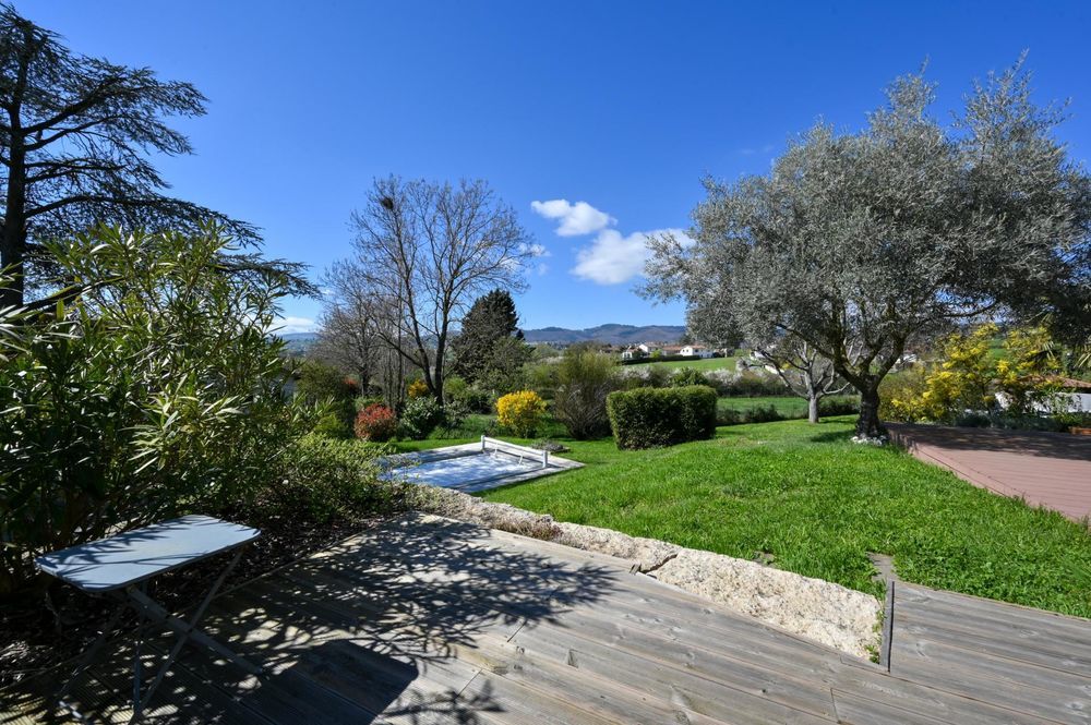 � vendre  Maison Saint-Genis-les-Olli�res (69290)