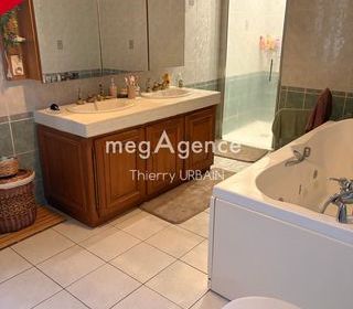  Maison � vendre 5 pi�ces 200 m�