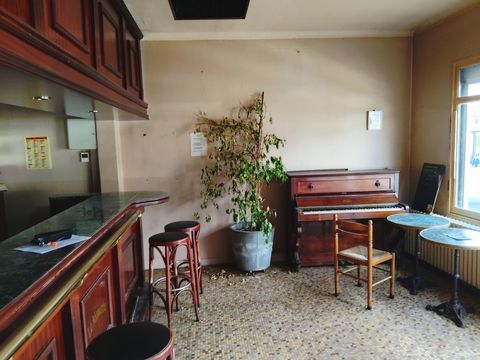 Ce bien immobilier comprenant un commerce et un logement repr&eacute;sente une opportunit&eacute; id&eacute;ale pour un professionnel souhaitant d&eacute;ve 195000 14730 Giberville