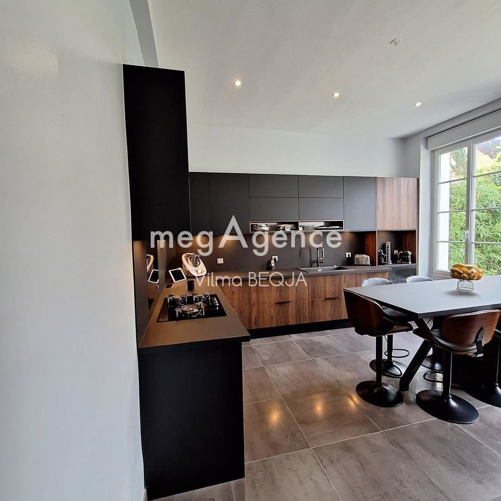 � vendre  H�tel Particulier Sens (89100)