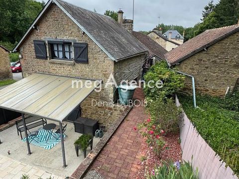   Maison en pierre avec jardin et garages Maison - 6 pi�ce(s) - 140 m�