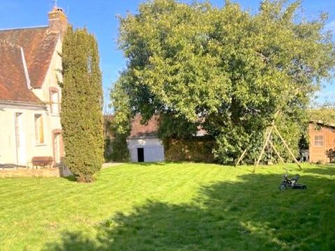   Charme et grands volumes dans cet ancien presbyt�re du XIX�me si�cle Maison - 6 pi�ce(s) - 183 m�