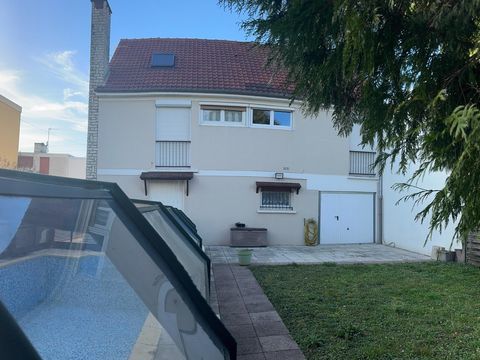   MAISON FAMILIALE AVEC PISCINE CHAUFF�E � VOLUMES, CONFORT & POTENTIEL Maison - 5 pi�ce(s) - 114 m�