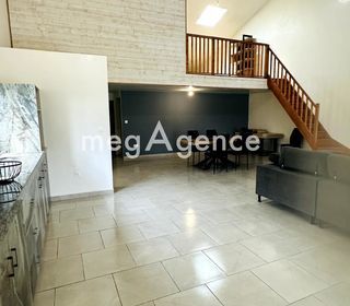  Maison � vendre 4 pi�ces 220 m�