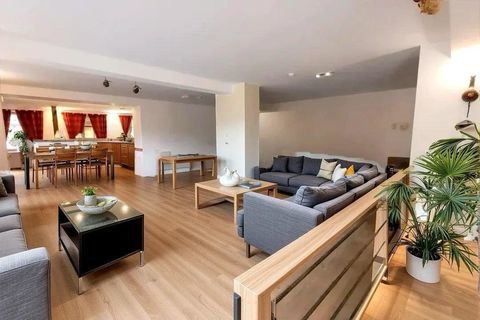   SALLE DE RECEPTION ou APPARTEMENT Appartement - 4 pi�ce(s) - 141 m�