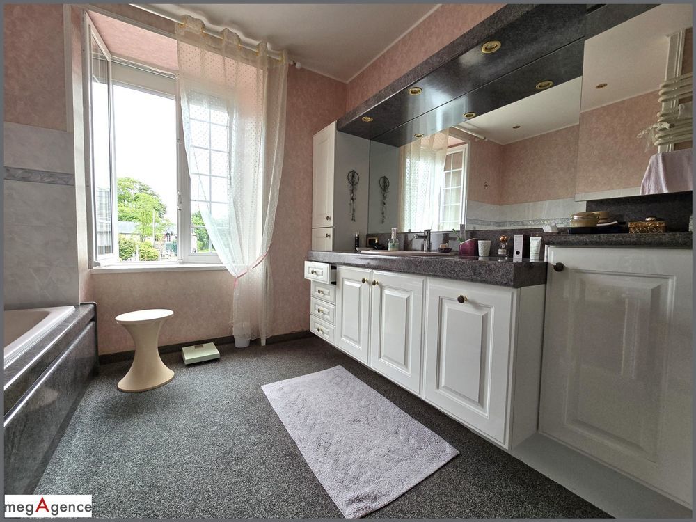 � vendre  Propri�t�/ch�teau C�rences (50510)