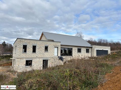   Maison d'habitation avec un cabinet m�dical ind�pendant et un studio- Hors d'eau / hors d'air Maison - 2 pi�ce(s) - 278 m�