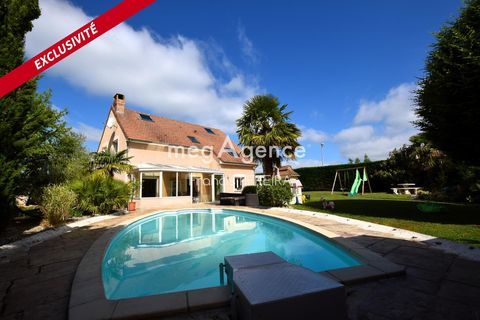   Maison familiale entour�e d'un beau jardin avec piscine Maison - 8 pi�ce(s) - 182 m�