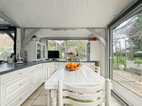   Maison 164 m� � 5 ch Maison - 7 pi�ce(s) - 164 m�