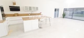  Maison 8 pi�ces 216 m� Sens