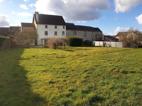   Propri�t� de caract�re 246 m� avec cour, jardin et d�pendances � Conflans-sur-Lanterne Maison - 8 pi�ce(s) - 246 m�