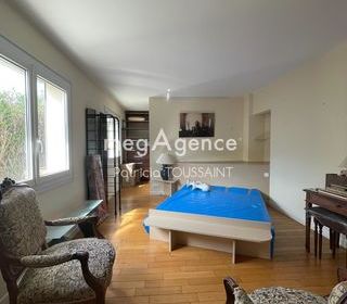  Immeuble � vendre 319 m�