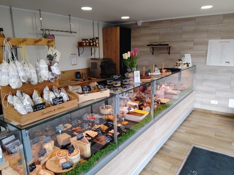 Reprenez une boucherie et donnez une nouvelle dimension &agrave; votre savoir-faire : une opportunit&eacute; rare pour un professionnel passio 71800 14370 Mezidon vallee d auge