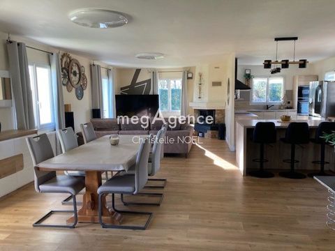   Maison avec a� la campagne au clma avec piscine et parc paysager Maison - 7 pi�ce(s) - 166 m�