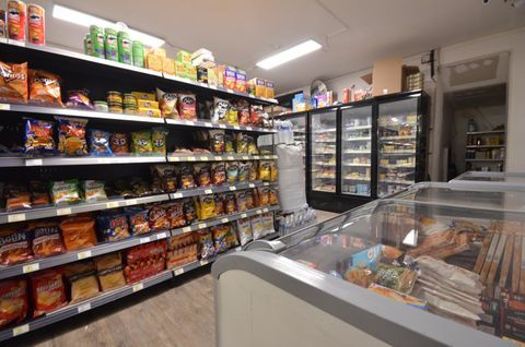 ? &Agrave; VENDRE - Fonds de commerce et murs / &Eacute;picerie avec murs-- H&eacute;rault -- Sud de la France 131000 34290 Bassan