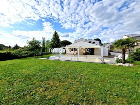   Maison de type 6 avec piscine au Poiroux. Maison - 6 pi�ce(s) - 189 m�