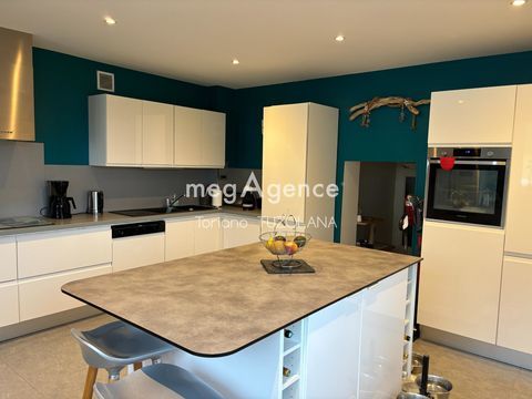   maison d'habitation + 2 chambres d'h�tes + 2 gites Maison - 11 pi�ce(s) - 310 m�