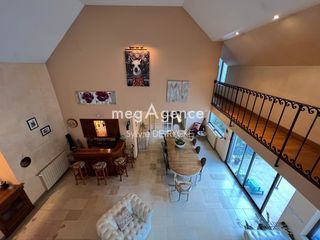  Maison � vendre 9 pi�ces 367 m�