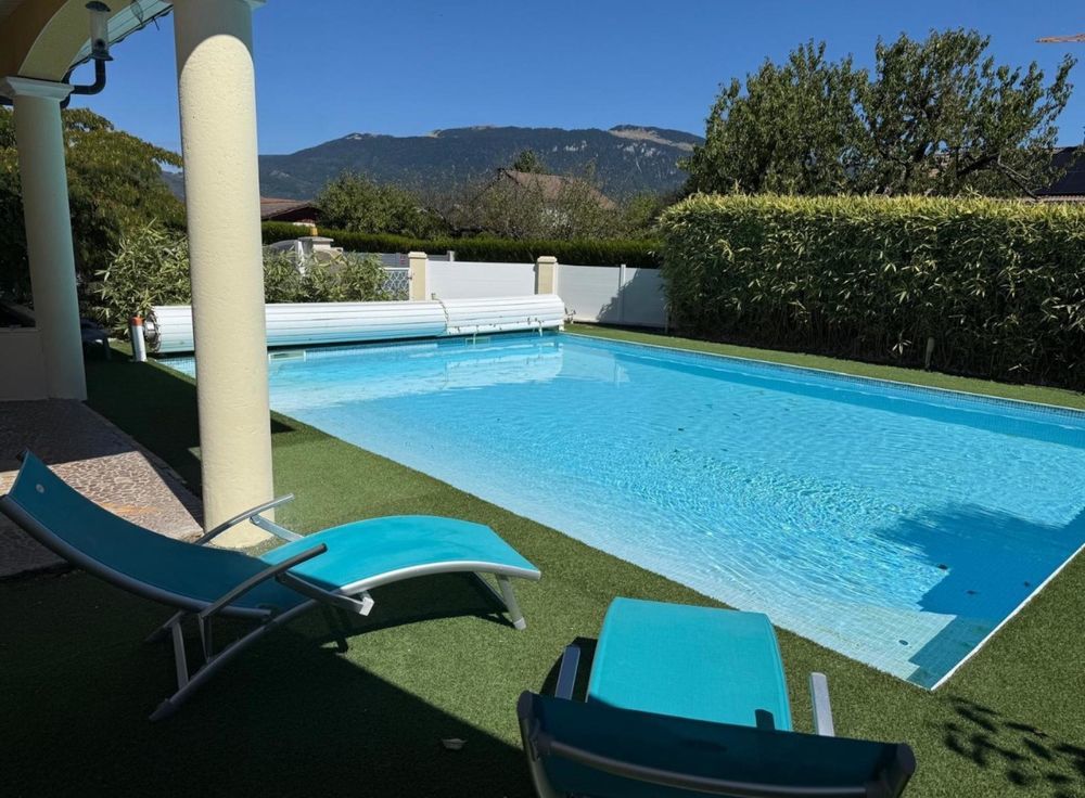 � vendre  Maison Valserh�ne (01200)