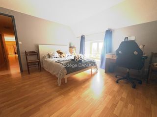  Maison � vendre 8 pi�ces 180 m�