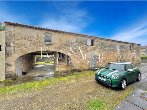   Beau potentiel pour cette b�tisse en pierre offrant au total plus de 378m2 de b�ti Maison - 4 pi�ce(s) - 284 m�