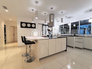  Maison � vendre 8 pi�ces 250 m�