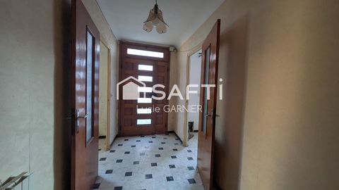   Maison de village avec garage et fort potentiel � 244 m� exploitables avec un ext�rieur Maison - 7 pi�ce(s) - 244 m�