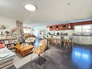  Maison � vendre 7 pi�ces 240 m�