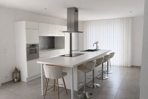   Maison moderne avec bel ext�rieur am�nag�s Maison - 4 pi�ce(s) - 120 m�