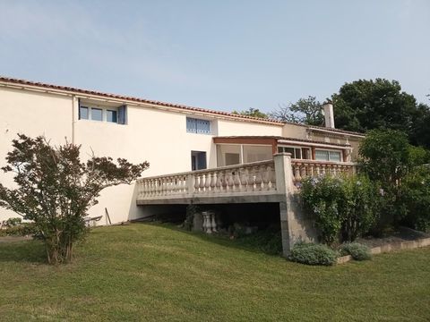  superbe maison charentaise vu sur l estuaire Maison - 5 pi�ce(s) - 162 m�