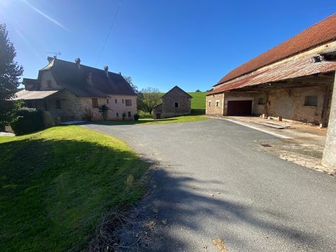   Tr�s grande maison, un T3,  trois granges, projet touristique Maison - 8 pi�ce(s) - 273 m�