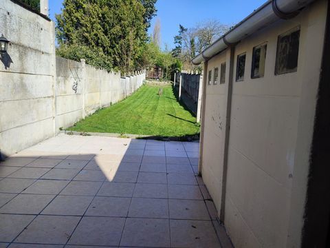   Coup de c�ur assur� pour cette maison lumineuse de 104m2, alliant potentiel et cadre de vie Maison - 6 pi�ce(s) - 104 m�