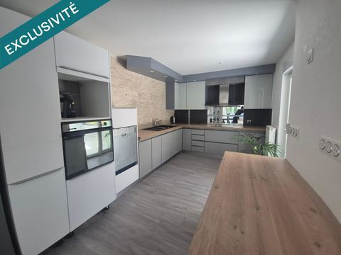   Maison contemporaine avec appartement ind�pendant offrant un v�ritable compl�ment de revenu. Maison - 7 pi�ce(s) - 193 m�