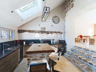  Maison � vendre 6 pi�ces 205 m�