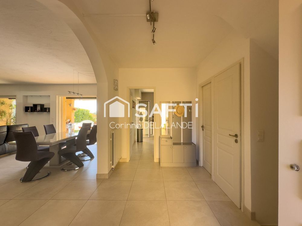 � vendre  Maison Saint-Laurent-du-Var (06700)
