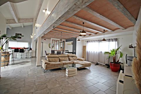   Maison 3 chambres  bureau piscine terrasse Alenya Maison - 5 pi�ce(s) - 146 m�