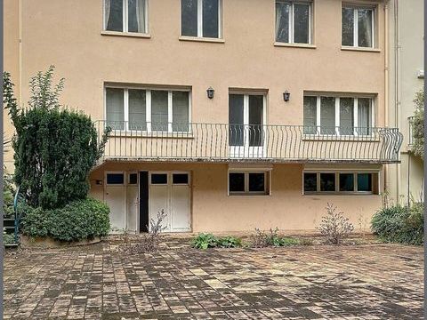   Maison 4 chambres, bel emplacement, parking priv� Maison - 6 pi�ce(s) - 155 m�